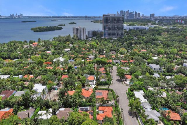 811 NE 73rd St, Miami, FL 33138