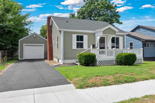 72 W Beach Avenue, Wood River, IL 62095