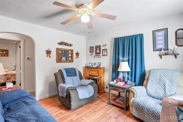 72 W Beach Avenue, Wood River, IL 62095
