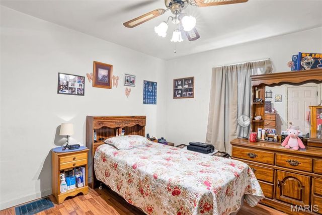 72 W Beach Avenue, Wood River, IL 62095