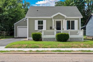 72 W Beach Avenue, Wood River, IL 62095