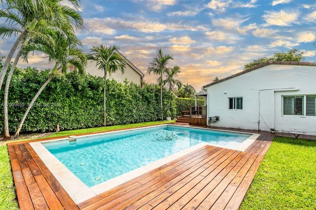 1223 NE 102nd St, Miami Shores, FL 33138