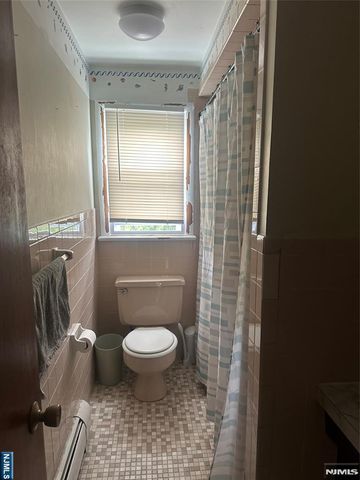 107 Park Row, Wallington, NJ 07057