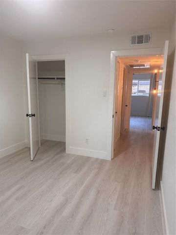 11643 Chimney Rock Road 6, Houston, TX 77035