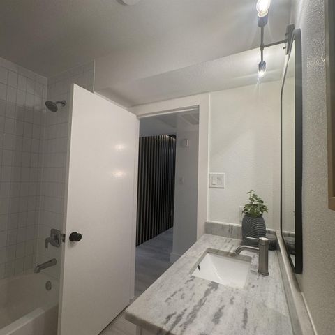 11643 Chimney Rock Road 6, Houston, TX 77035