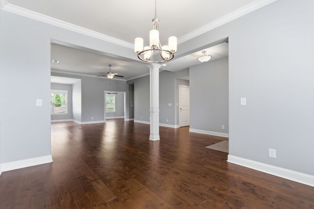 99 Silverstone Ln, Hermitage, TN 37076