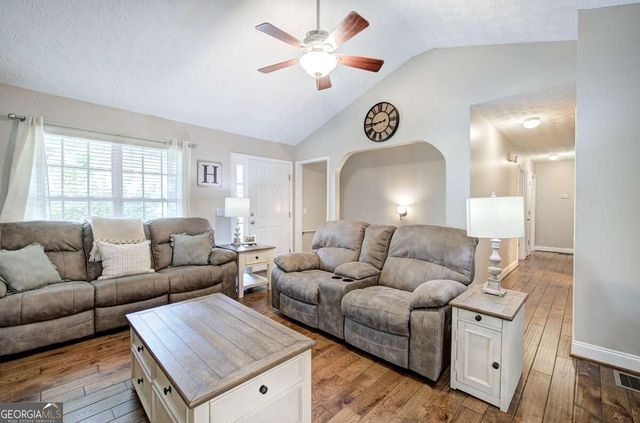 13 Knight Drive, Adairsville, GA 30103