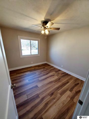 4241 Briarpark Drive, Lincoln, NE 68516