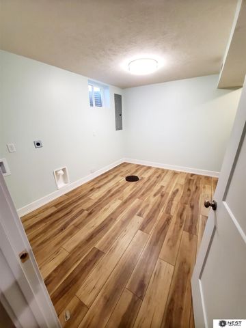 4241 Briarpark Drive, Lincoln, NE 68516