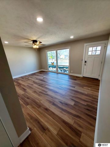 4241 Briarpark Drive, Lincoln, NE 68516