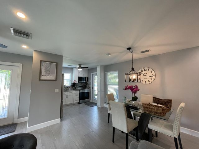 222 SE 3RD Street, Boynton Beach, FL 33435