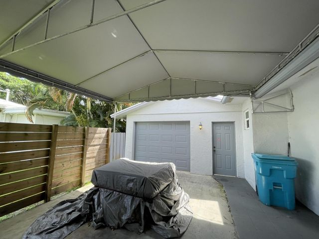 222 SE 3RD Street, Boynton Beach, FL 33435