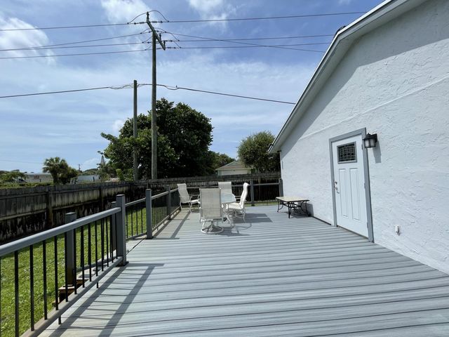 222 SE 3RD Street, Boynton Beach, FL 33435