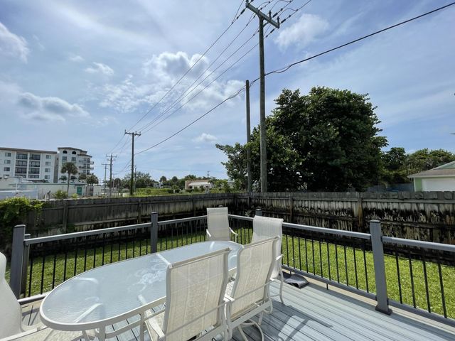 222 SE 3RD Street, Boynton Beach, FL 33435