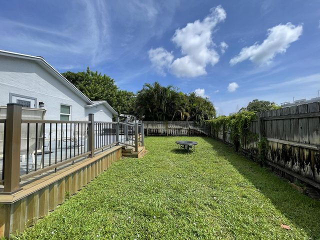 222 SE 3RD Street, Boynton Beach, FL 33435