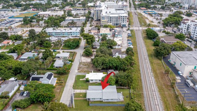 222 SE 3RD Street, Boynton Beach, FL 33435
