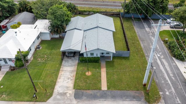 222 SE 3RD Street, Boynton Beach, FL 33435