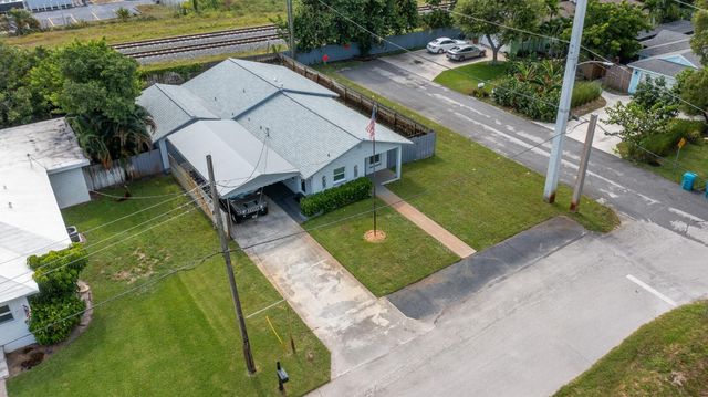 222 SE 3RD Street, Boynton Beach, FL 33435