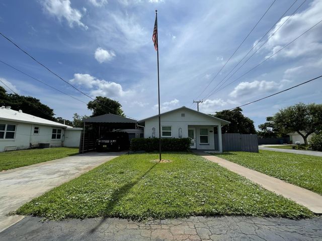 222 SE 3RD Street, Boynton Beach, FL 33435