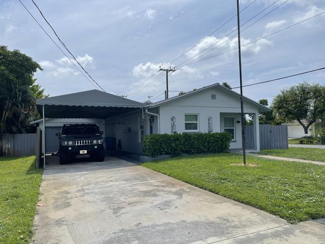 222 SE 3RD Street, Boynton Beach, FL 33435