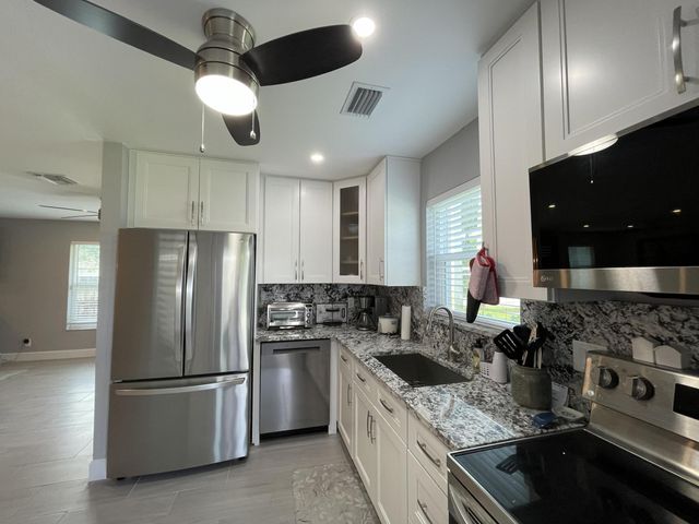 222 SE 3RD Street, Boynton Beach, FL 33435