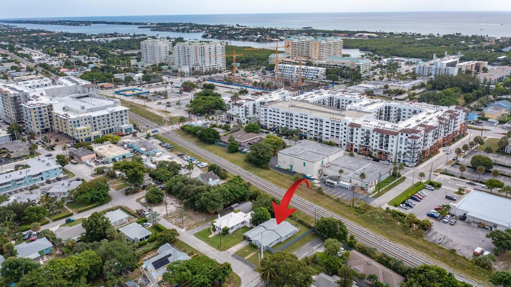 222 SE 3RD Street, Boynton Beach, FL 33435