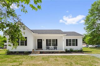 530 E Raleigh Avenue, Liberty, NC 27298