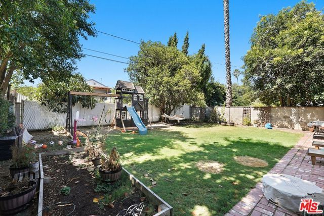 17646 Delano Street, Los Angeles, CA 91316