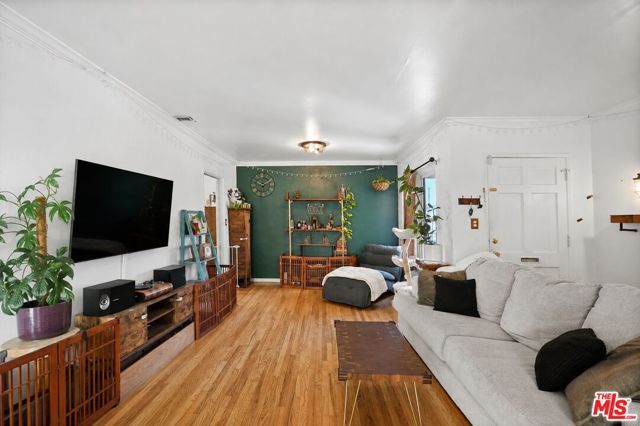 17646 Delano Street, Los Angeles, CA 91316