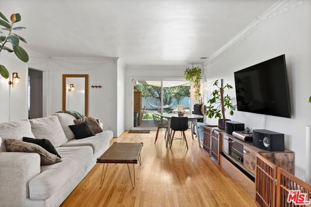 17646 Delano Street, Los Angeles, CA 91316