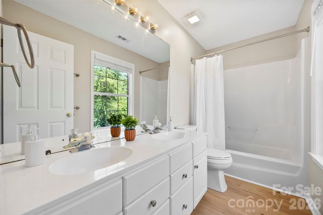 6004 Downfield Wood Drive, Charlotte, NC 28269