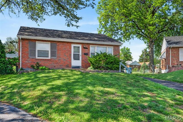 9233 Meadowbrook Lane, Overland, MO 63114