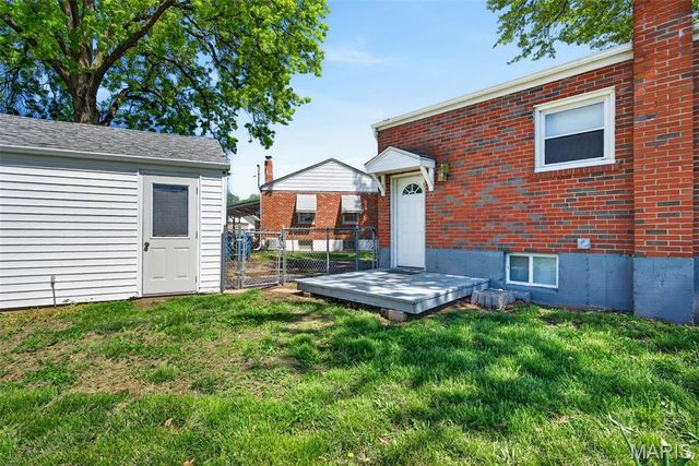 9233 Meadowbrook Lane, Overland, MO 63114