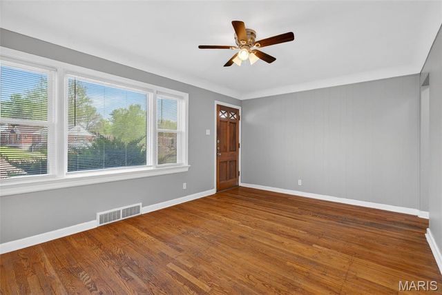 9233 Meadowbrook Lane, Overland, MO 63114