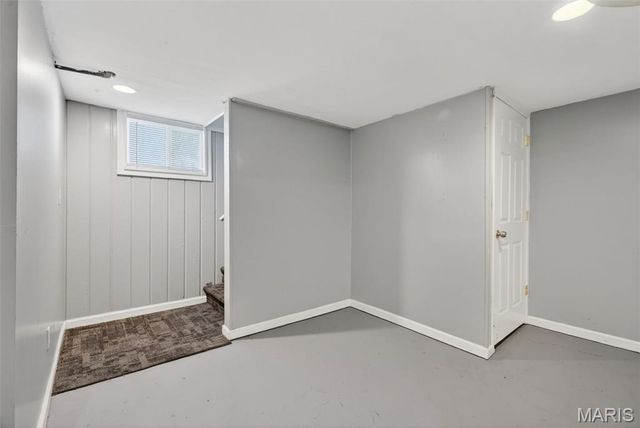 9233 Meadowbrook Lane, Overland, MO 63114