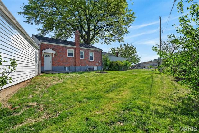 9233 Meadowbrook Lane, Overland, MO 63114