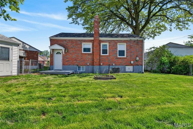 9233 Meadowbrook Lane, Overland, MO 63114