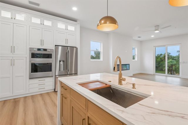 96 SHORE DRIVE, Tarpon Springs, FL 34689