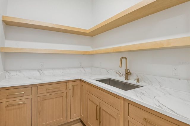 96 SHORE DRIVE, Tarpon Springs, FL 34689