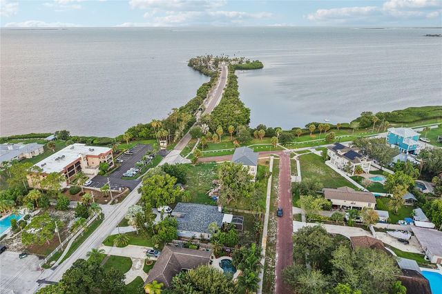 96 SHORE DRIVE, Tarpon Springs, FL 34689