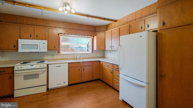 3125 MERRITT PKWY, Reading, PA 19608