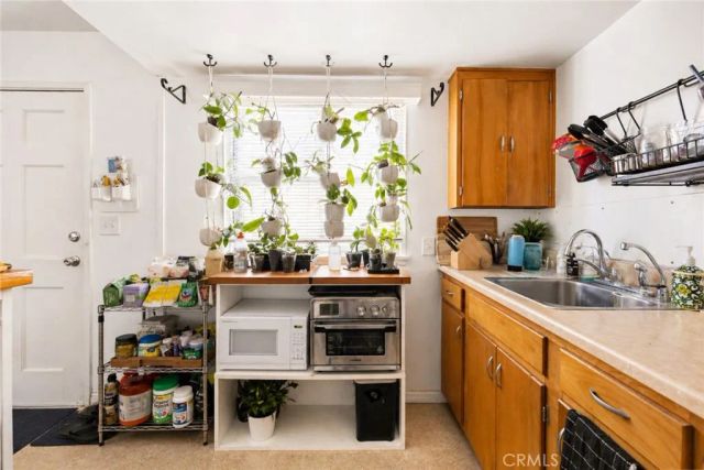 44 N Berkeley Avenue, Pasadena, CA 91107