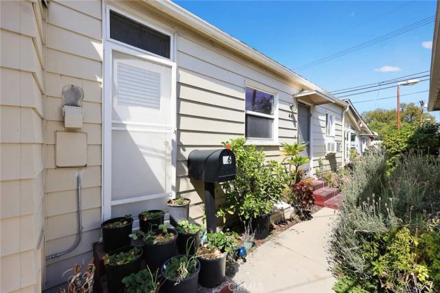 44 N Berkeley Avenue, Pasadena, CA 91107