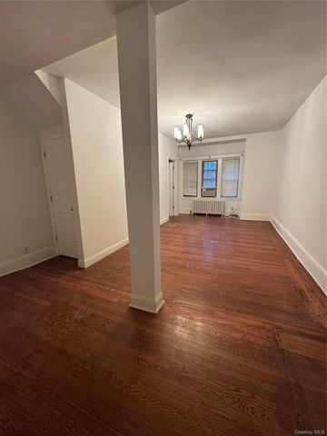 16008 12th Road, Beechhurst, NY 11357