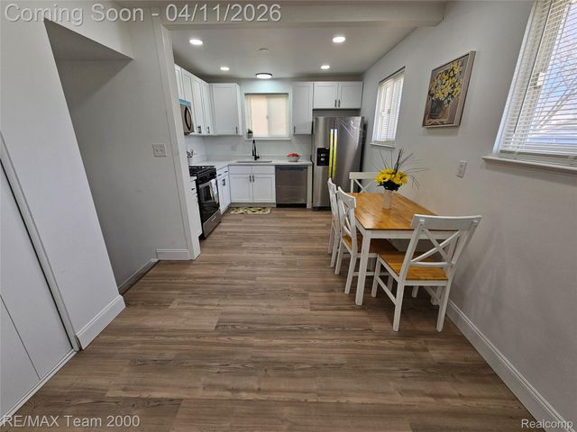 8035 Donna Street, Westland, MI 48185