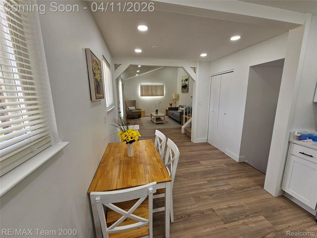 8035 Donna Street, Westland, MI 48185