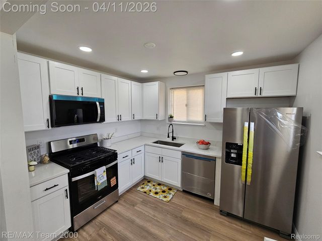 8035 Donna Street, Westland, MI 48185