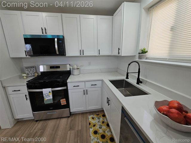 8035 Donna Street, Westland, MI 48185