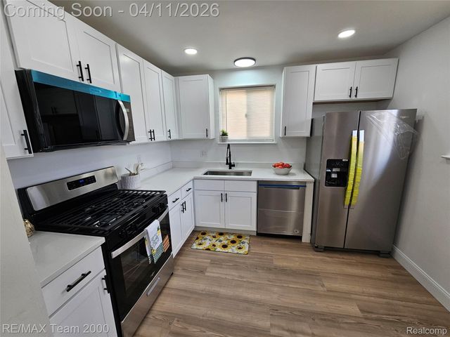 8035 Donna Street, Westland, MI 48185