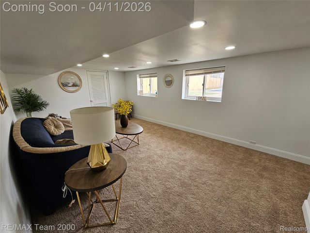 8035 Donna Street, Westland, MI 48185